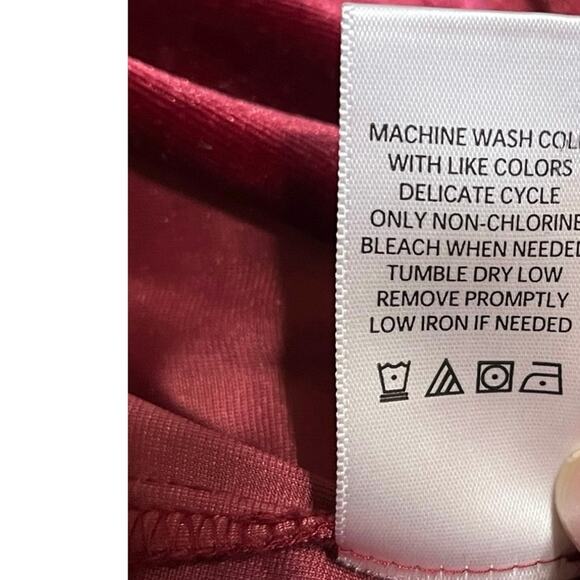 Pioneer Woman red velvet embroidered boho style top,great for holidays size XL - Picture 5 of 7